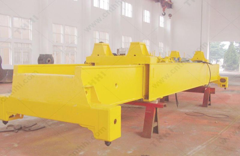 Lifting Spreader with Twist Lock on Crane