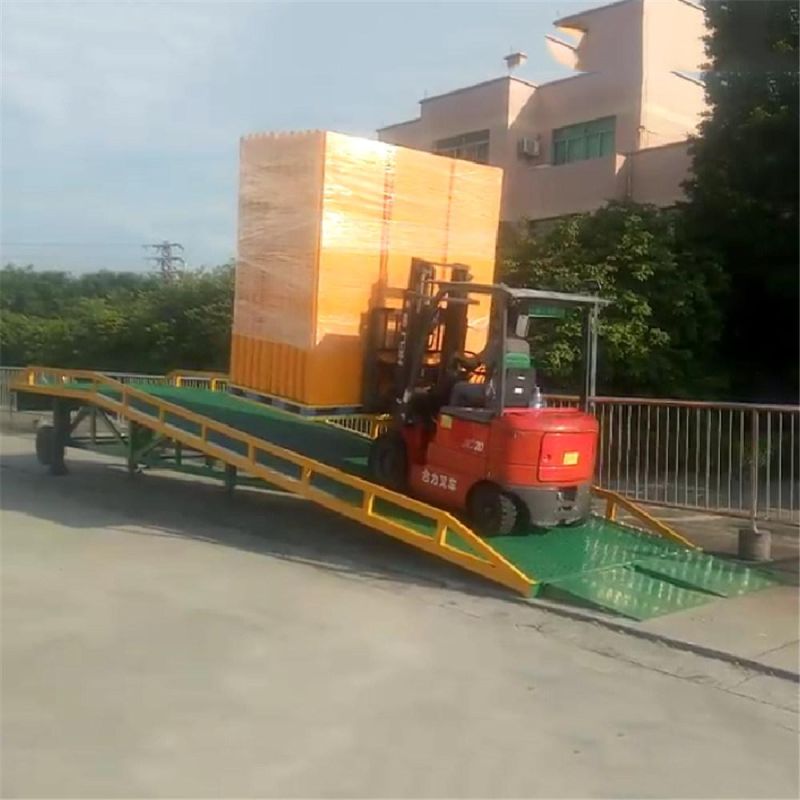 Mobile Yard Loading Ramp Adjustable Height Forklift Container Dock Ramp