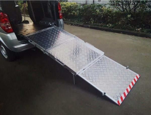 Manual Wheelchair Ramp Manual Folding Wheelchair for Van (BMWR-3)