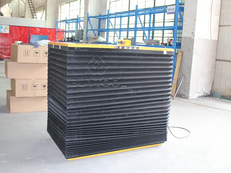 Lift Table with Bellows Covers