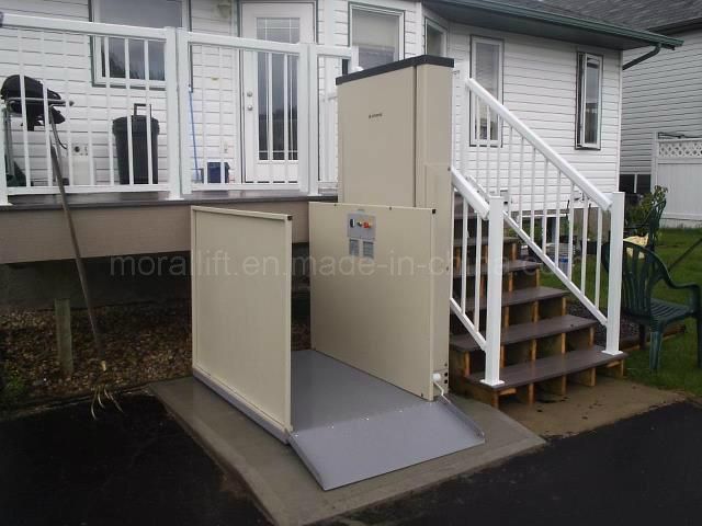 Residential use hydraulic wheelchair lift