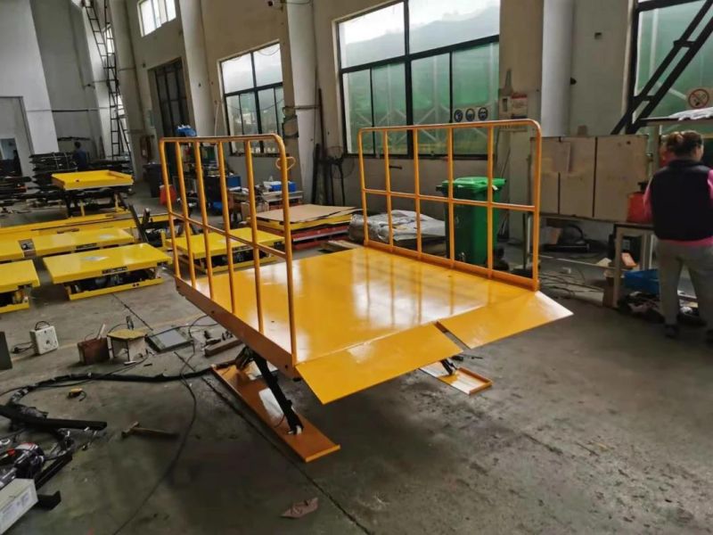 Large Pallet Scissor Lift with Safety Fence