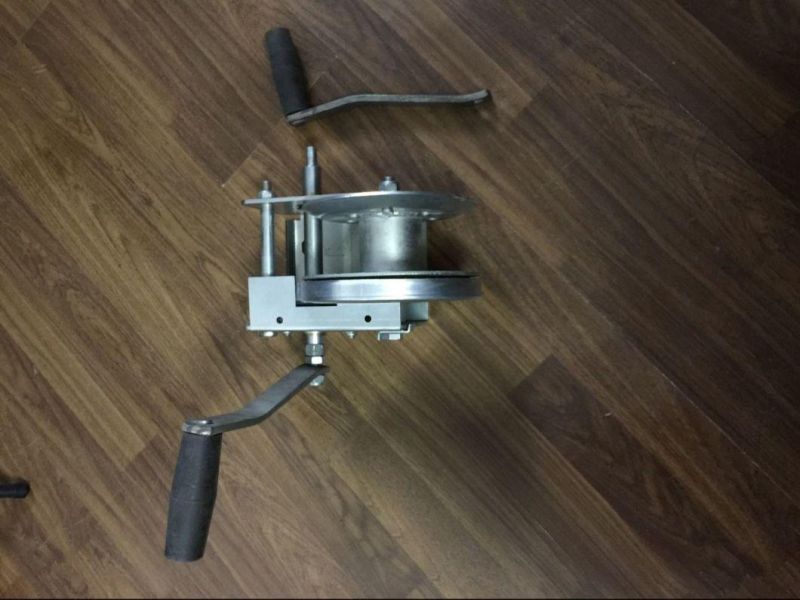 Auto Brake Hand Winch 2000lb with Two Handle Bar