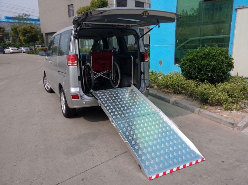 Bmwr-201 Manual Wheelchair Ramp for Van