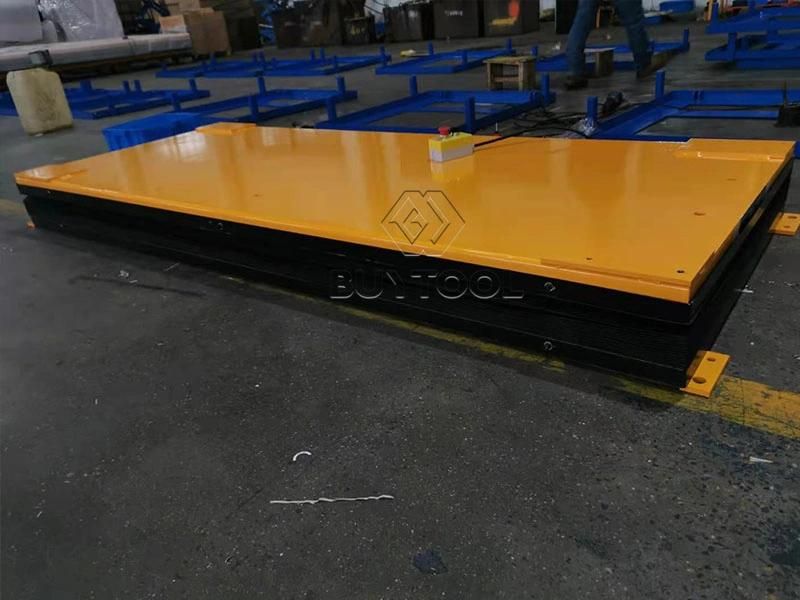 Lift Table with Protective Blind