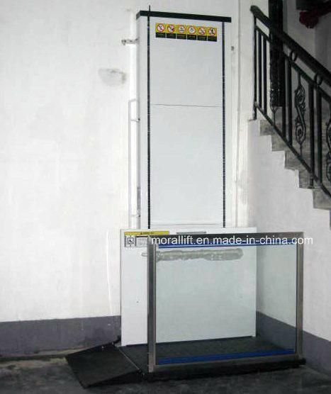Disabled use vertical hydraulic wheelchair lift