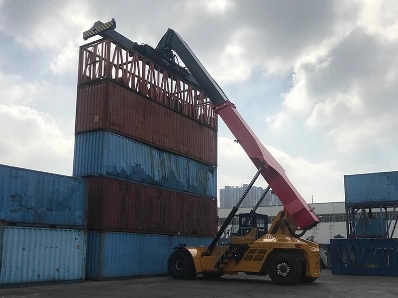 Container Handler SA Ny Port Loading 45 Ton Reach Stacker